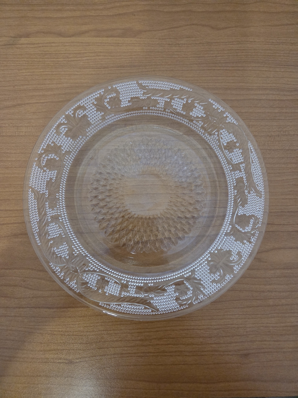 6 Vintage FNG Indonesia Fleur De Lis & Vine 7" Salad/Bread Plates